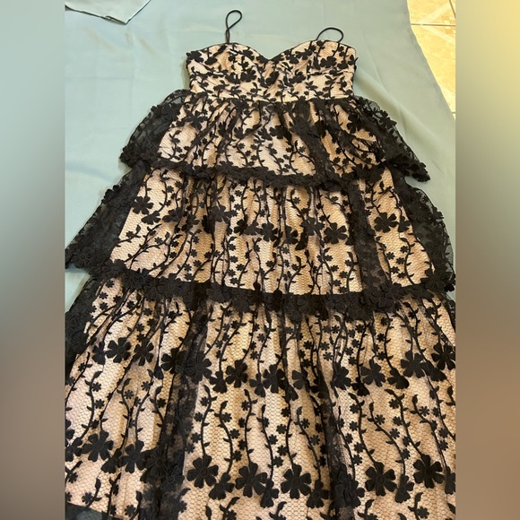 Floral Embroidered Tiered Dress Endless Rose size L NWT - Picture 7 of 14